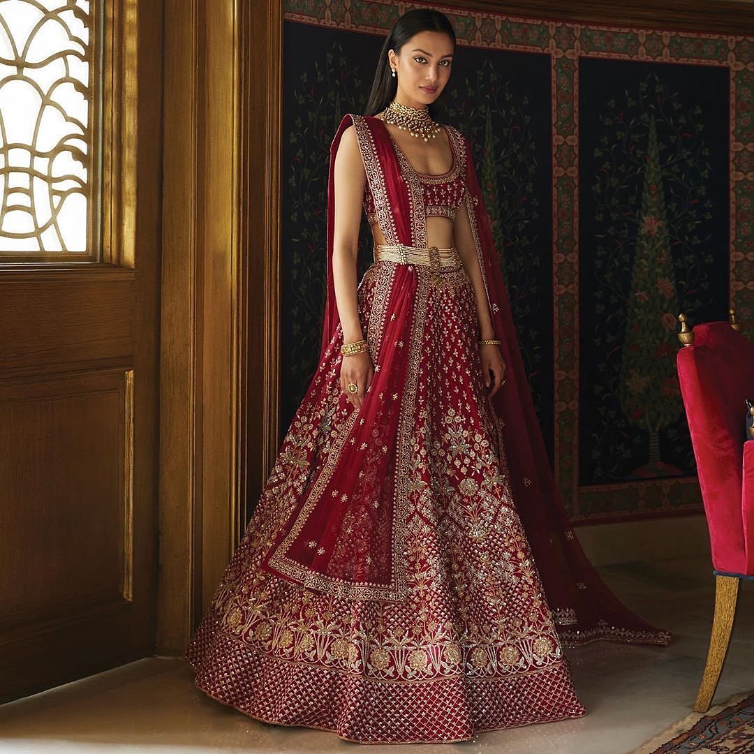 Designer Maroon Heavily Embellished Velvet Bridal Lehenga Choli For Gi –  TheDesignerSaree
