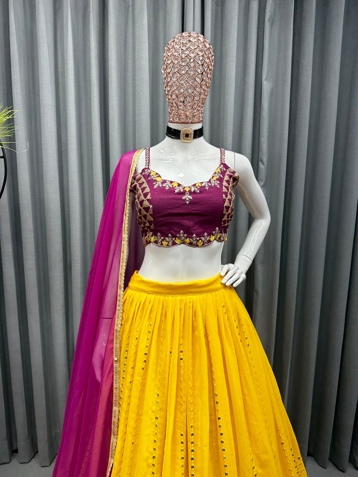 15833 LATEST STYLISH WEDDING MEHENDI AND HALDI SPECIAL DESIGNER DRESS FOR  WOMEN - Reewaz International | Wholesaler & Exporter of indian ethnic wear  catalogs.