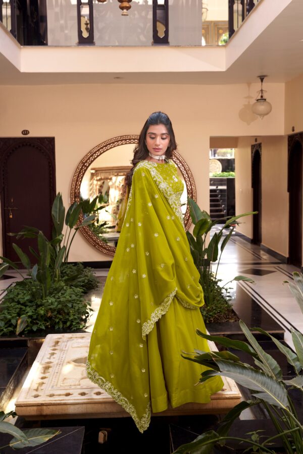 Wedding Lehenga In Star Georgette Fabric With Beads Work . - Image 3